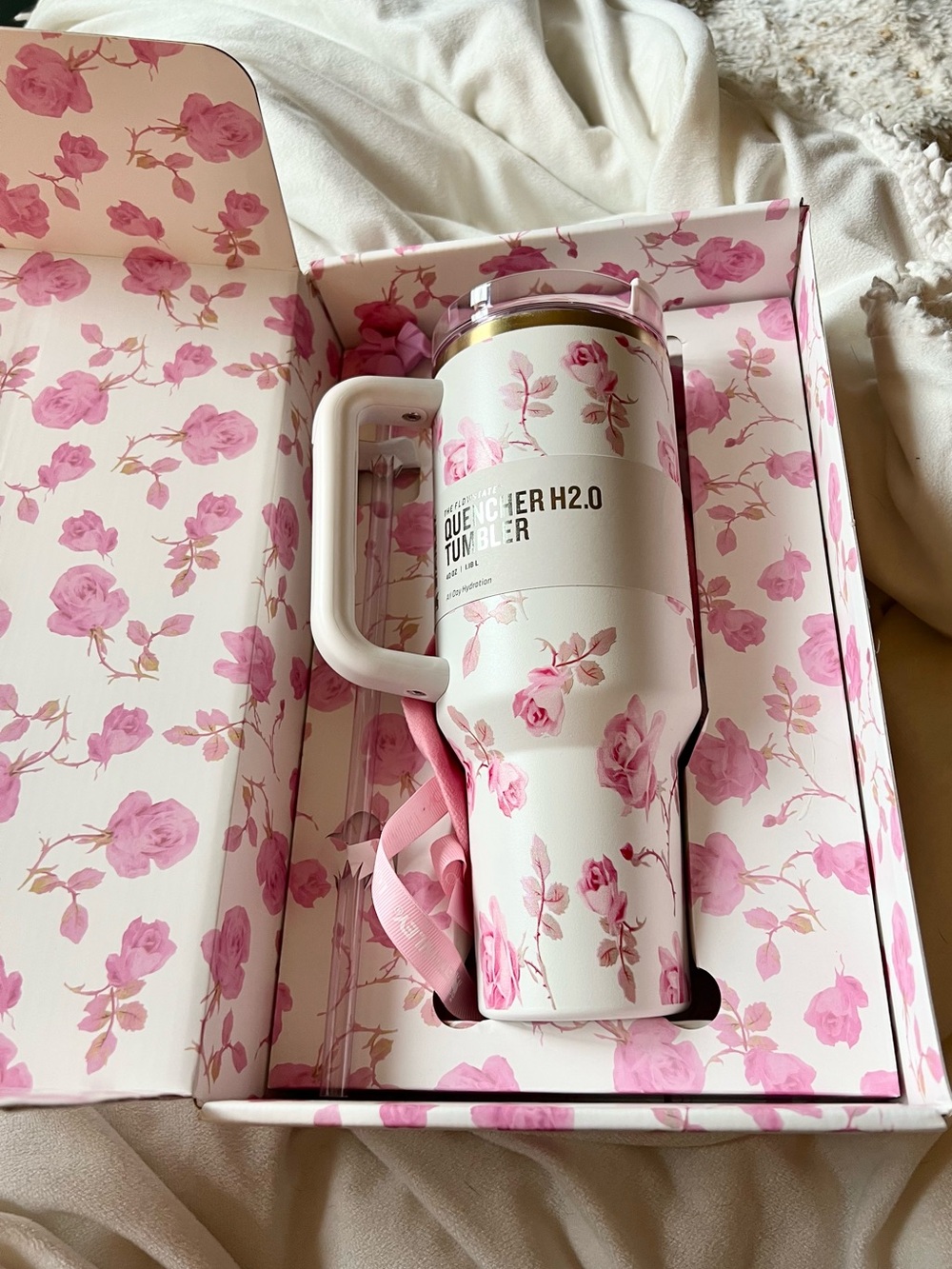 Stanley x Love Shack Fancy Ribbon Rosa Quencher Tumbler